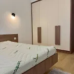 North Parking Place New アパート ブカレスト