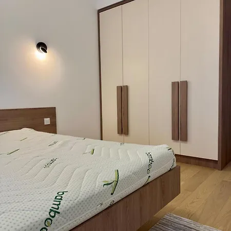 North Parking Place New Apartament Bukareszt